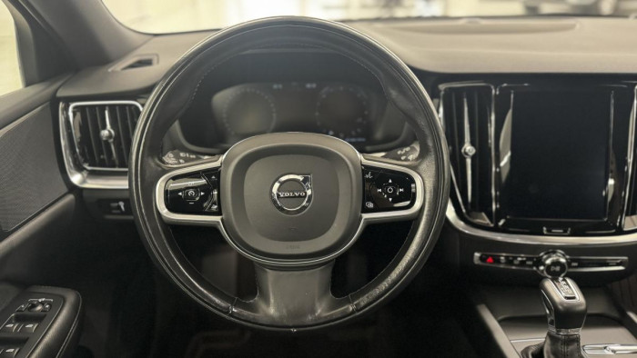 Volvo V60 D4 AWD MOMENTUM REZERVACE 2.0 d Momentum