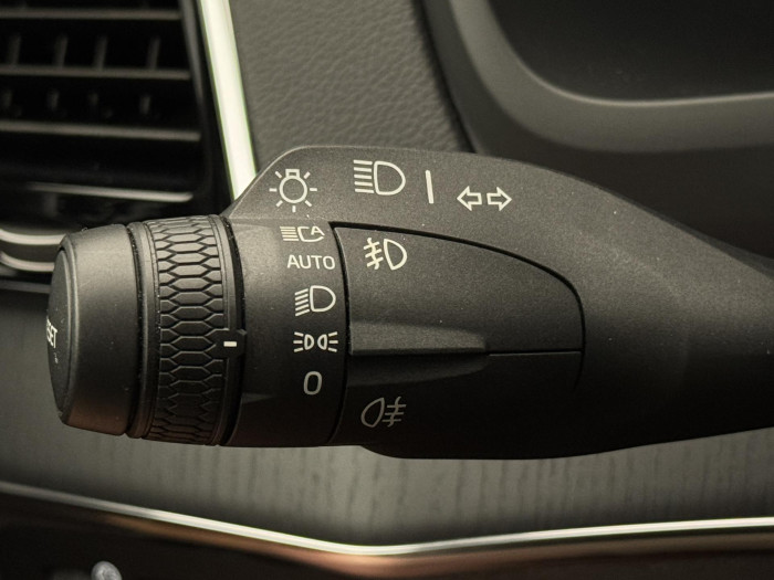 Volvo XC90 T8 AWD RECHARGE REZERVACE