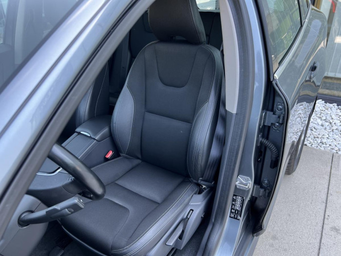 Volvo XC60 D4 AWD MOMENTUM Aut 2.4 d Momentum
