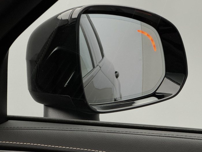 Volvo XC90 B5 AWD R-DESIGN REZERVACE