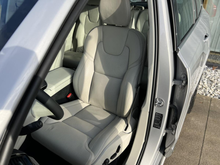 Volvo XC90 T8 AWD ULT. BRIGHT 7MÍSTNÁ Aut