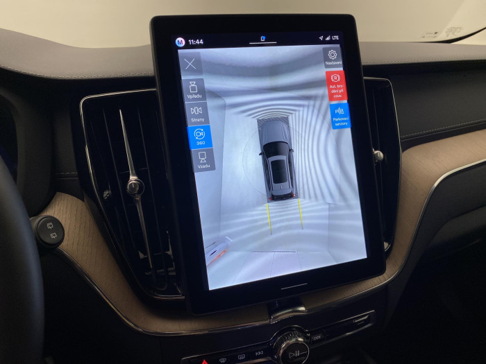 Volvo XC60 T8 AWD BRIGHT ULTRA AUT CZ