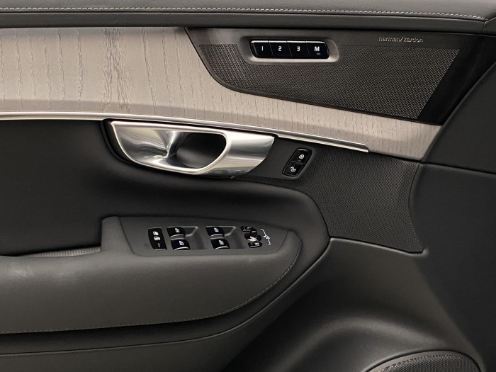Volvo XC90 T8 AWD RECHARGE DARK PLUS 7m