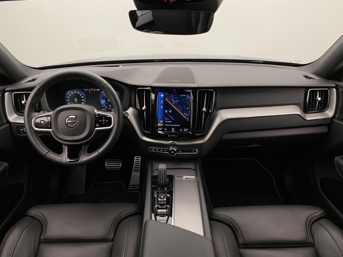 Volvo XC60 B5 AWD R-DESIGN AUT