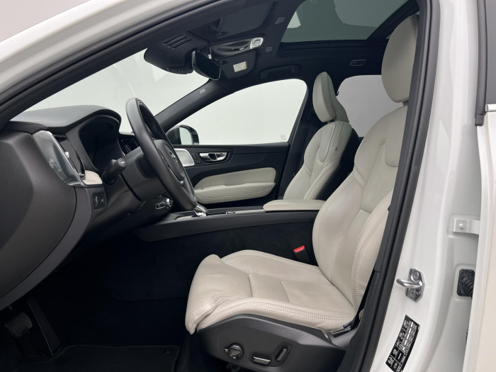 Volvo XC60 B5 AWD INSCRIPTION AUT CZ