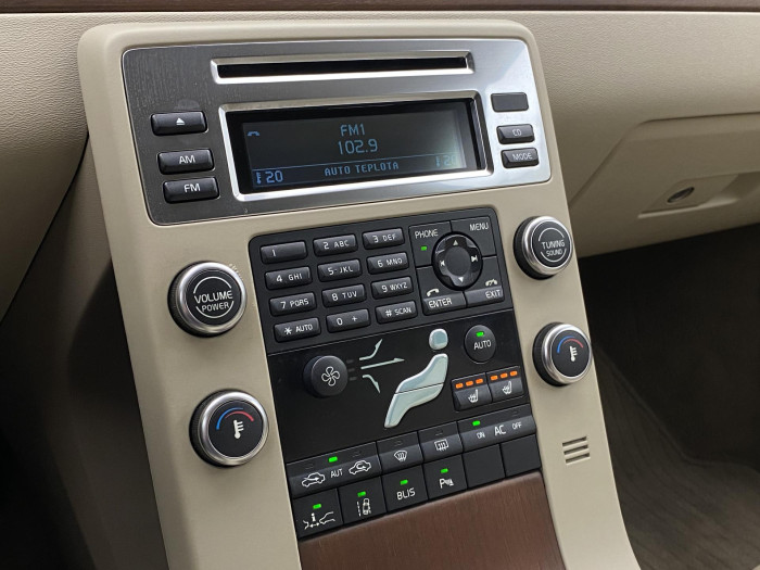 Volvo V70 D5 AWD SUMMUM AUT CZ 2.4 d Summum