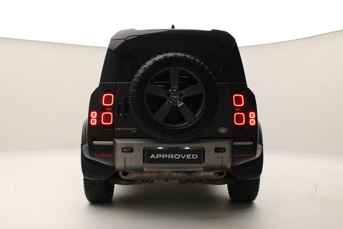 Land Rover Defender 110 P400 HSE AWD REZERVACE