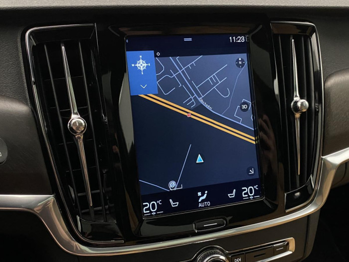 Volvo V90 CC D4 AWD MOMENTUM REZERVACE 2.0 d CC CC Momentum