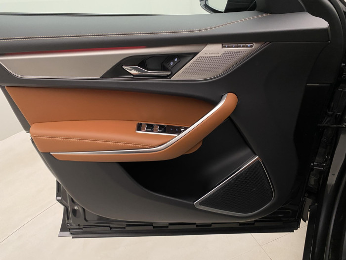 Jaguar F-Pace REZERVACE