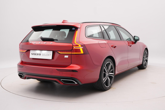 Volvo V60 T6 AWD RECHARGE R-DESIGN