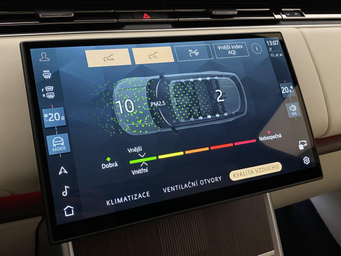 Land Rover Range Rover P550e AUTOBIOGRAPHY SWB