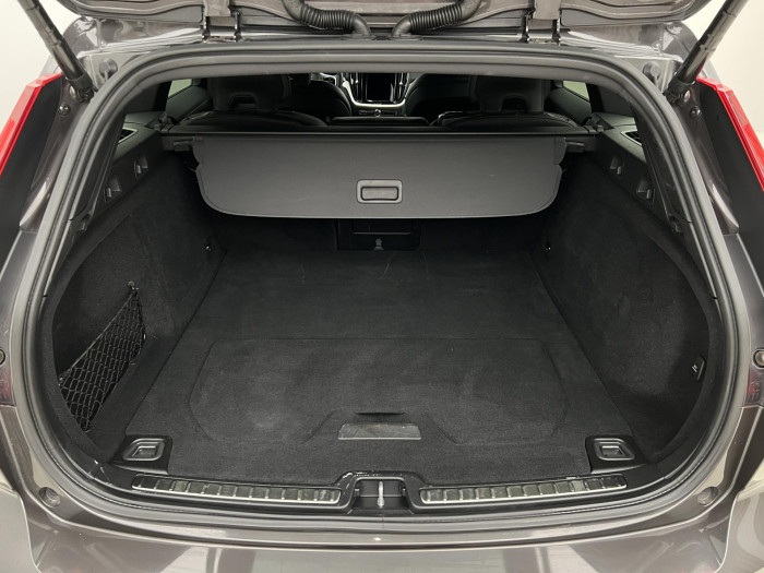 Volvo V60 CC B4 AWD PLUS AUT 1.maj.