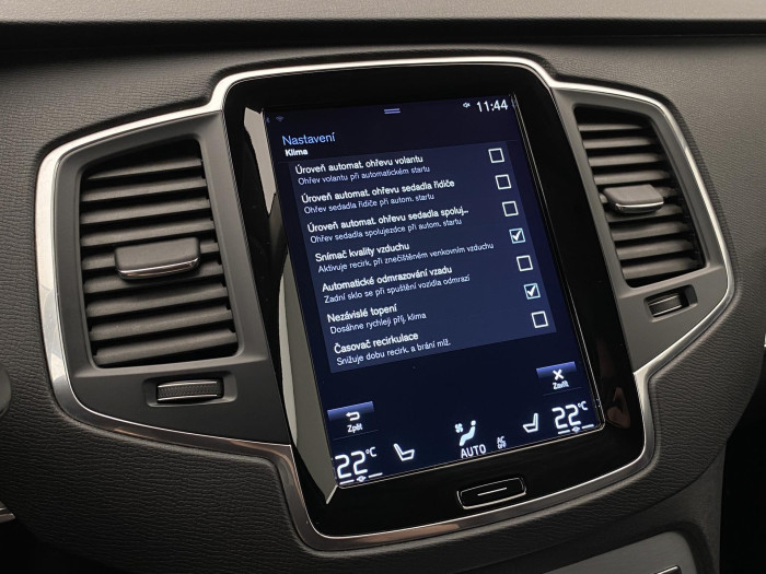 Volvo XC90 D5 AWD MOMENTUM AUT 7míst 2.0 d Momentum