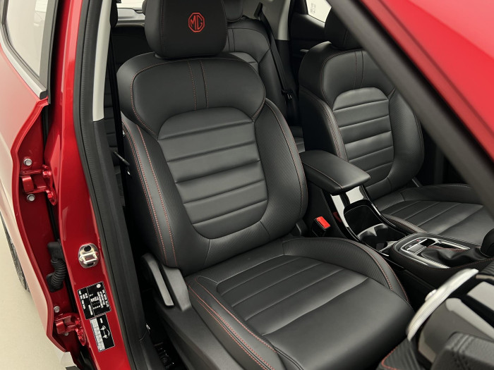 MG ZS 1.0T EXCLUSIVE AUT CZ 1.maj. 1.0 Exclusive