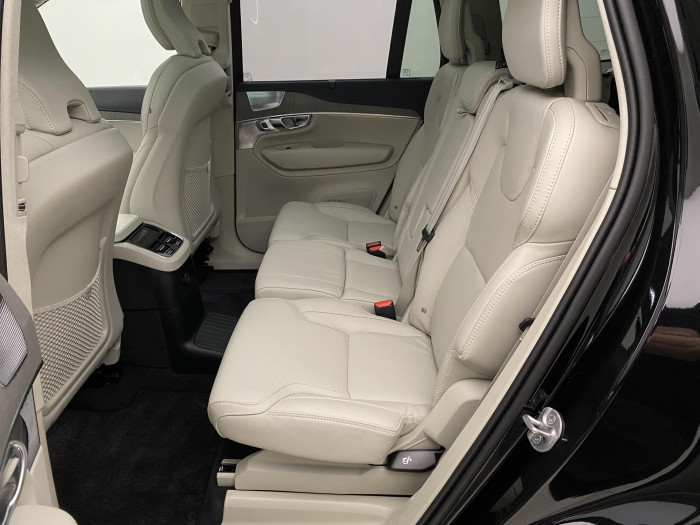 Volvo XC90 T8 AWD DARK ULTRA AUT CZ 1.maj