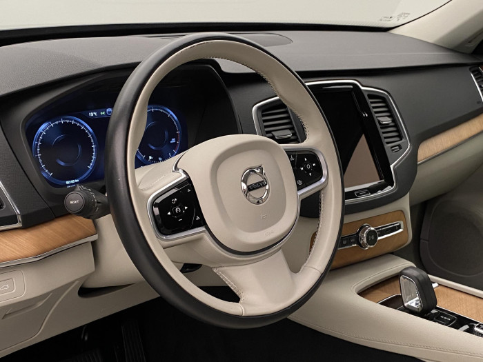 Volvo XC90 B5 AWD MOMENTUM REZERVACE 2.0 Momentum