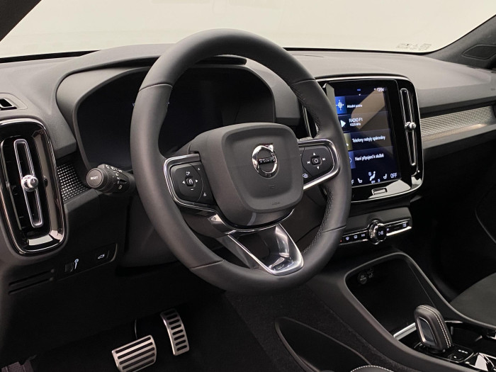 Volvo XC40 T3 R-DESIGN AUT 1.maj.