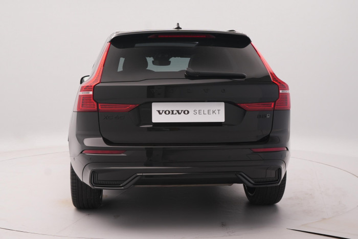 Volvo XC60 B5 AWD ULTIMATE REZERVACE