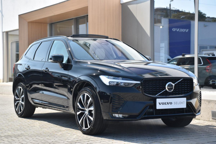 Volvo XC60 B4 AWD ULTIMATE REZERVACE