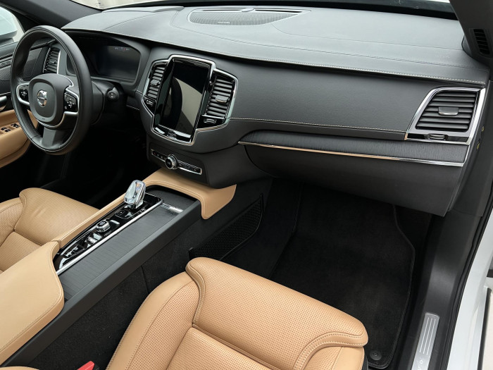 Volvo XC90 B5 AWD INSCRIPTION 7MÍST CZ