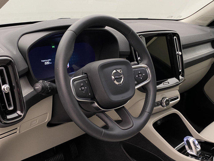 Volvo XC40 B4 DARK ULTRA AUT CZ