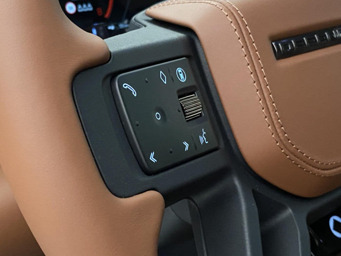 Land Rover Defender P635 OCTA AWD AUT