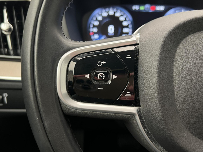 Volvo XC60 B5 AWD INSCRIPTION AUT CZ