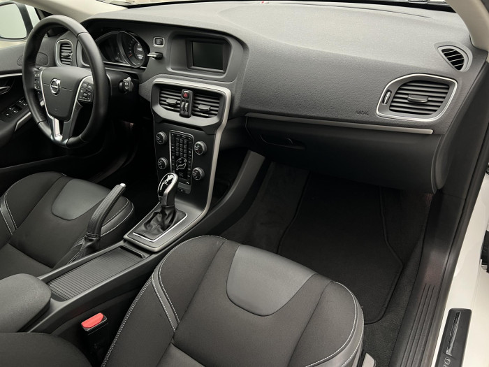 Volvo V40 T2 MOMENTUM AUT CZ 1.5 Momentum