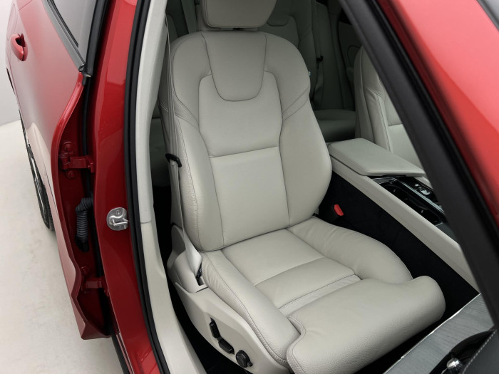 Volvo XC60 T6 AWD RECHARGE ULTRA DARK AUT