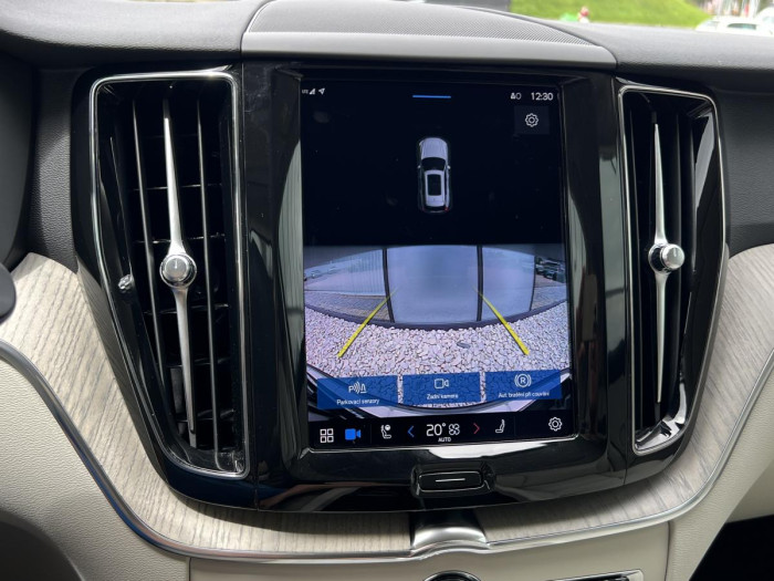 Volvo XC60 B4 PLUS BRIGHT Aut REZERVACE