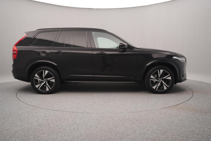 Volvo XC90 B5 AWD R-DESIGN REZERVACE