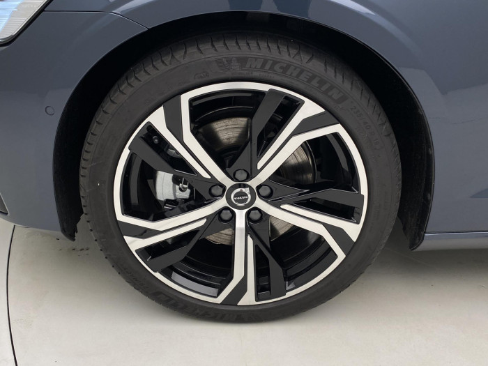 Volvo V60 B4 AUT DARK PLUS