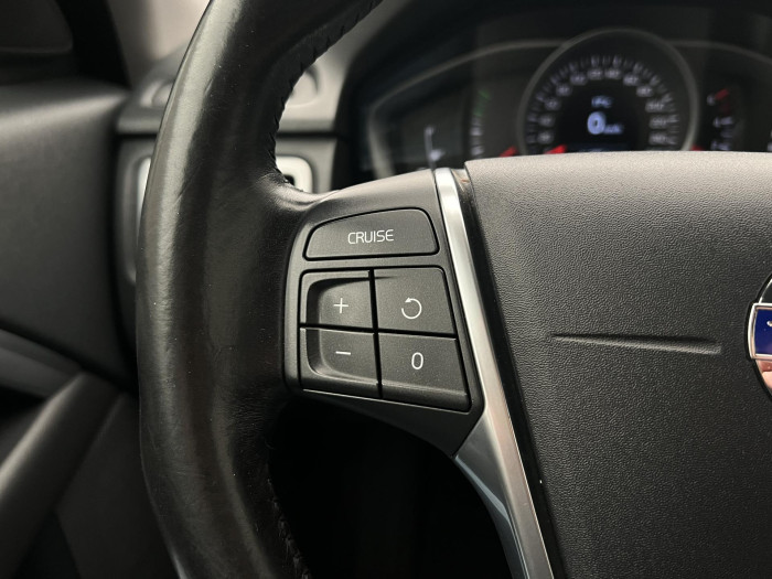 Volvo XC70 D4 AWD NAVIGACE AUT CZ 2.4 d