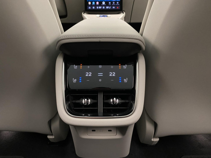 Volvo ES90 PURE ELECTRIC ULTRA