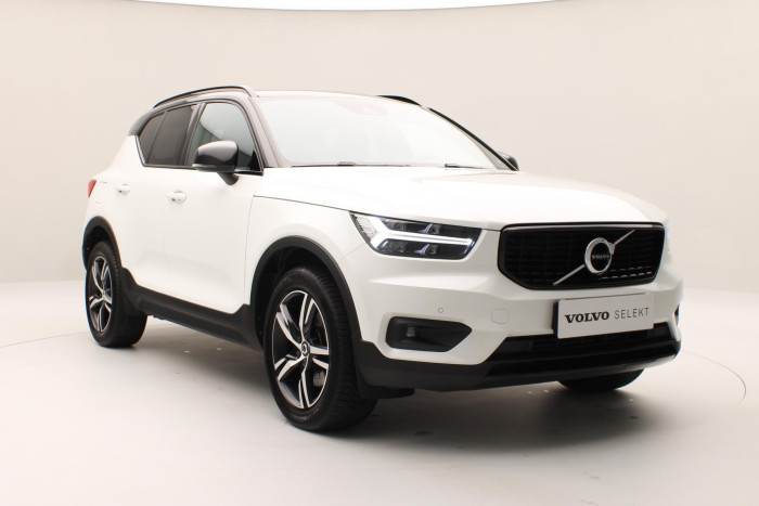 Volvo XC40 T4 AWD R-DESIGN REZERVACE