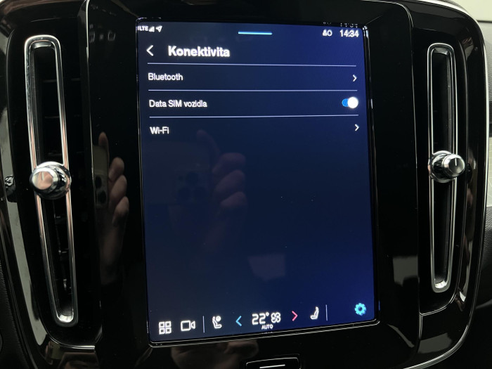 Volvo XC40 B3 PLUS DARK AUT CZ 1.maj.