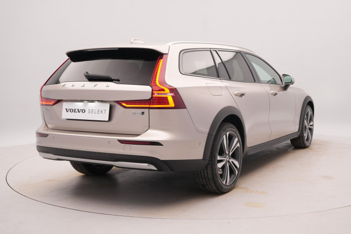 Volvo V60 CC B5 AWD PLUS AUT 1.maj.