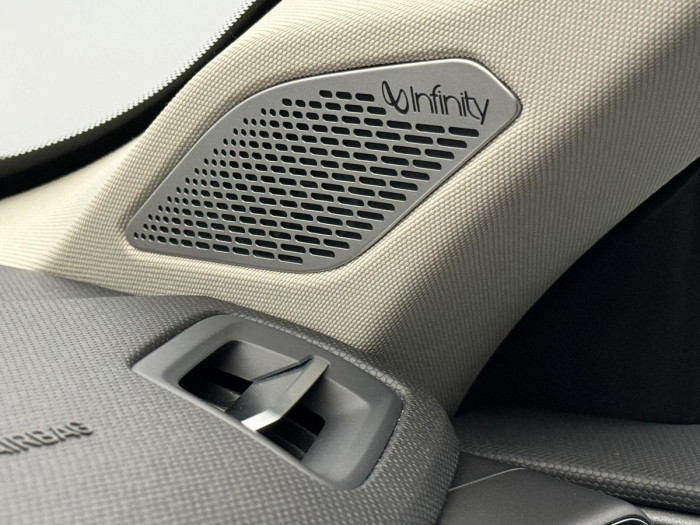 Lynk & Co 01 PHEV DCT AUT 1.maj. REZERVACE