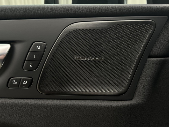 Volvo XC60 B5 AWD PLUS DARK AUT 1.maj.