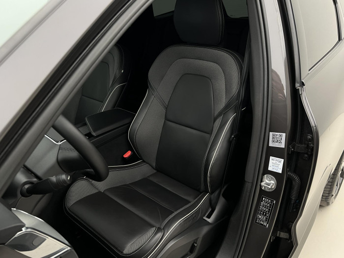 Volvo XC60 B5 AWD R-DESIGN AUT 1.maj.