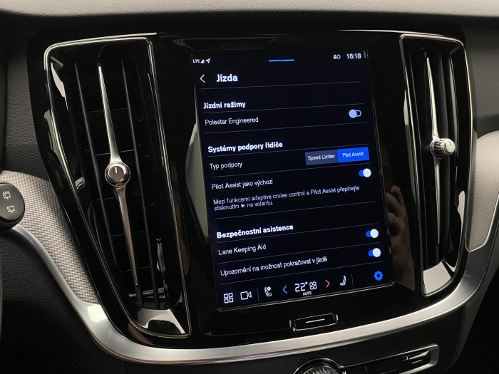 Volvo V60 B4 DARK PLUS AUT CZ