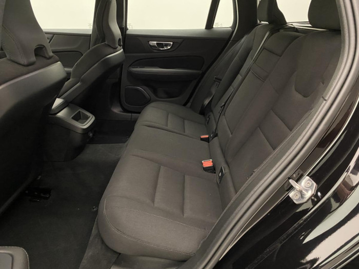 Volvo V60 B4 MOMENTUM AUT REZERVACE 2.0 Momentum