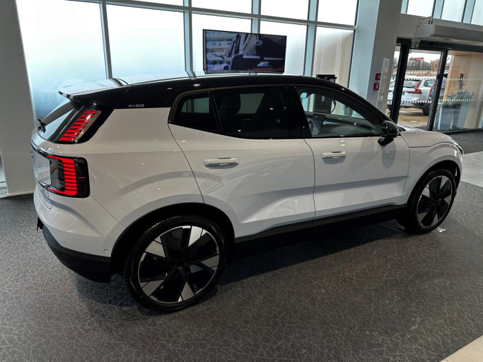 Volvo EX30 PURE ELECTRIC RECHARGE ULTRA