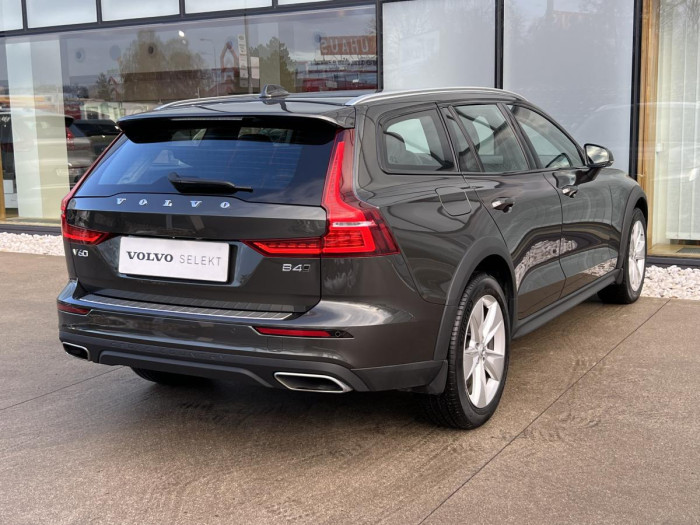 Volvo V60 CROSS COUNTRY B4 AWD Aut 1.maj