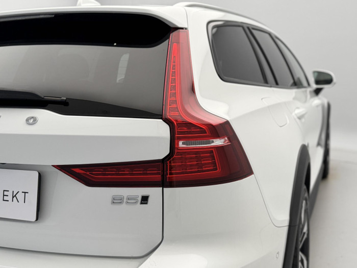 Volvo V60 CC B5 AWD ULTIMATE REZERVACE 2.0 CC CC