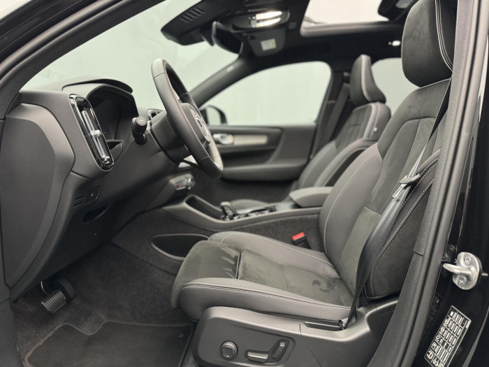 Volvo XC40 B3 DARK ULTRA CZ 1.maj