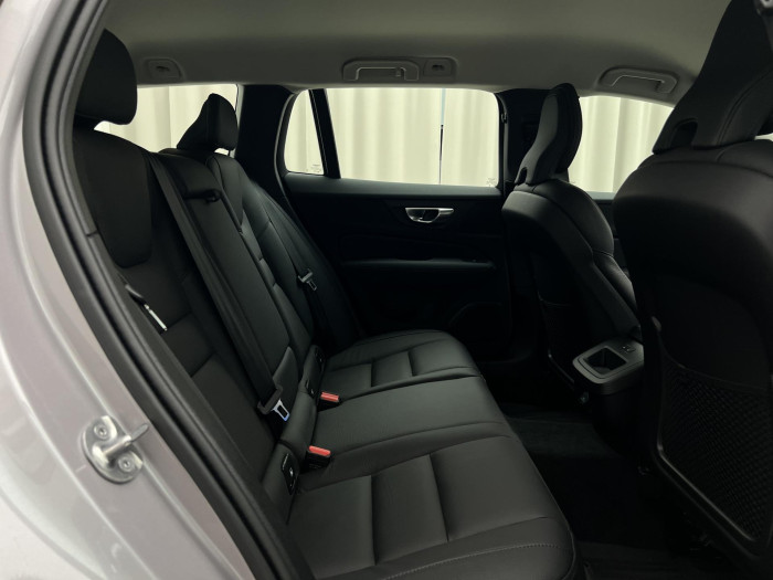 Volvo V60 B4 AUT DARK PLUS