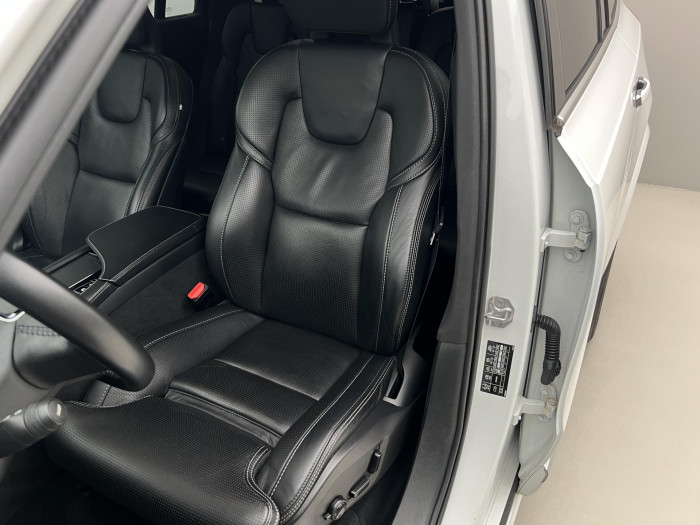 Volvo XC90 B5 AWD R-DESIGN 7MÍSTNÁ AUT