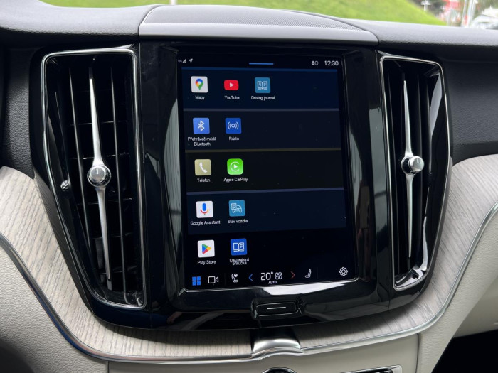 Volvo XC60 B4 PLUS BRIGHT Aut REZERVACE