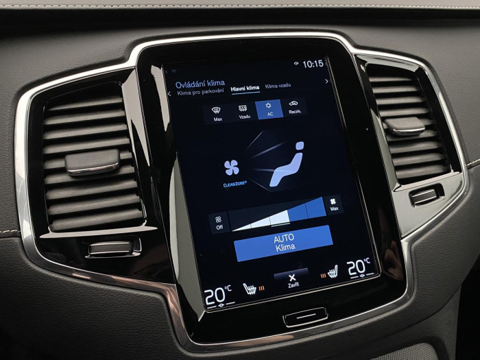 Volvo XC90 T8 AWD R-DESIGN REZERVACE